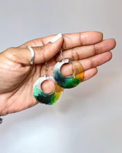 Load image into Gallery viewer, Round Dangled Earrings
